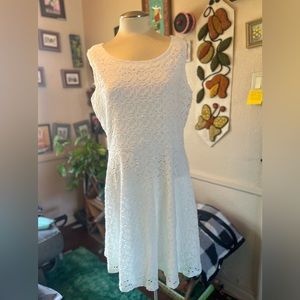 Women’s White Sleeveless Eyelet Sundress, 16p.